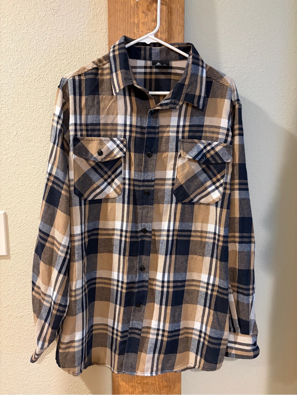 Plaid Button-Up Flannel Shirt in Navy, Tan & White